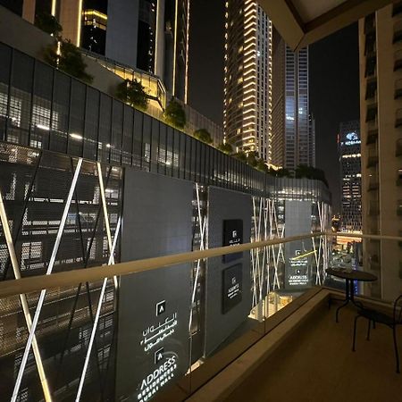Downtown Holiday'S - 1 Min To Dubai Mall & Burj Khalifa Hostel Exterior photo