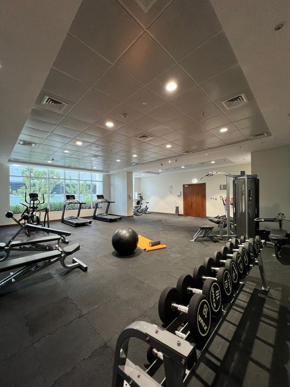Downtown Holiday'S - 1 Min To Dubai Mall & Burj Khalifa Hostel Exterior photo